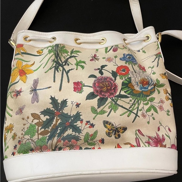 Gucci Vintage Flora White Leather Drawstring Bag-Authenticated - Picture 8 of 15